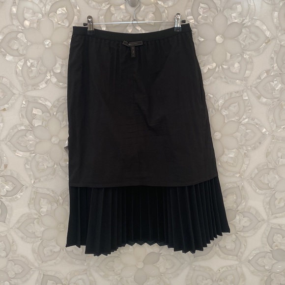 BCBGMAXAZRIA Elsa Pleated Colorblock Vegan Faux Leather Skirt Size Small - Picture 9 of 9